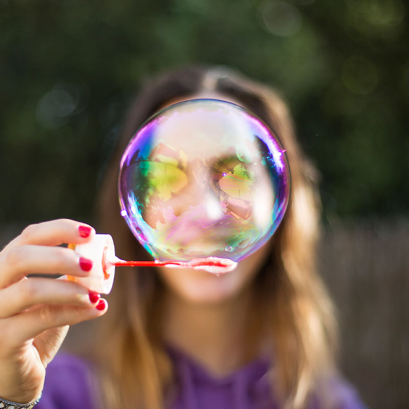 BUBBLE WORLD E LE FILTER BUBBLES: PERCHÉ STAI VEDENDO PROPRIO QUESTO ARTICOLO SUI SOCIAL BUBBLE WORLD E LE FILTER BUBBLES: PERCHÉ STAI VEDENDO PROPRIO QUESTO ARTICOLO SUI SOCIAL